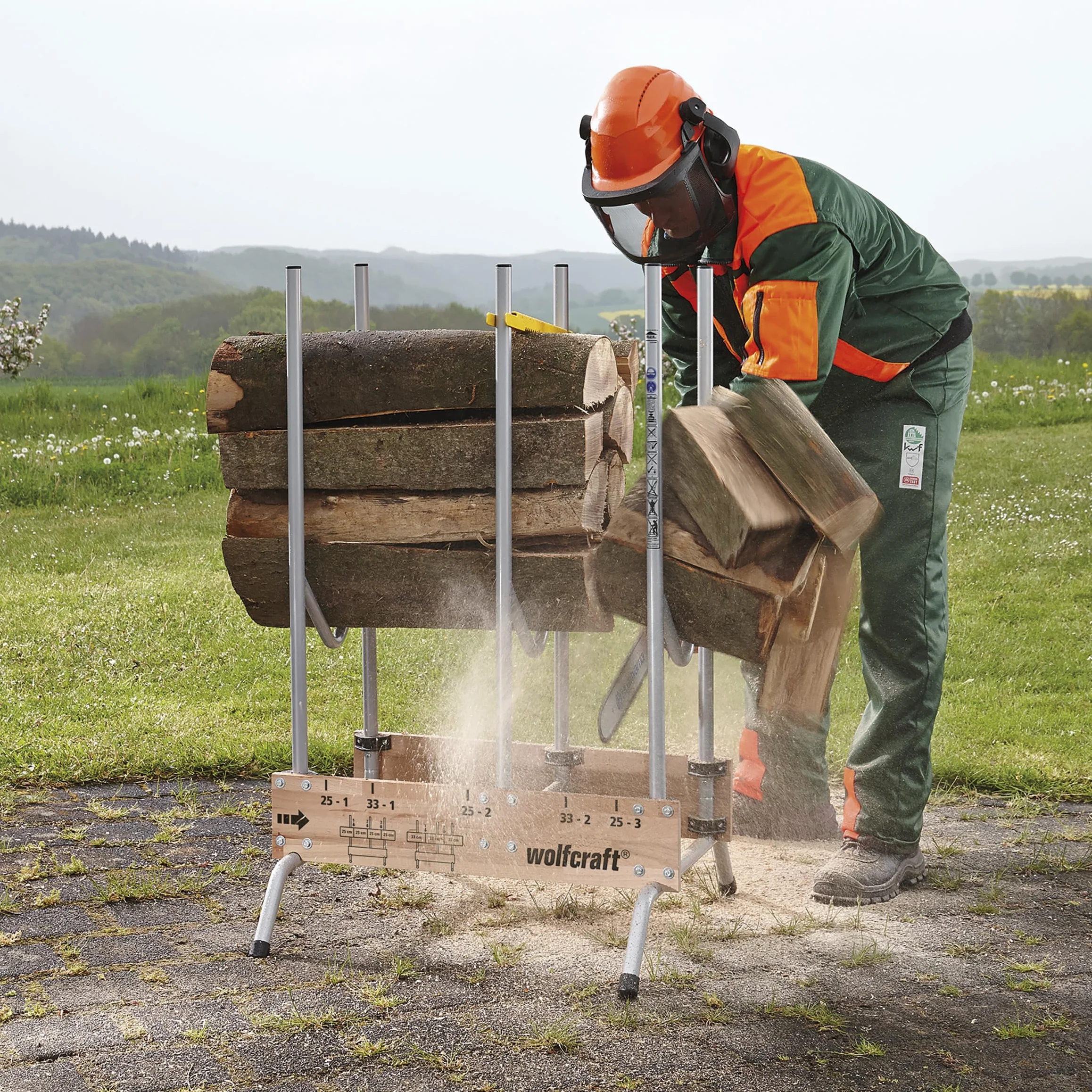 wolfcraft Stojak do cięcia drewna I 5121000 I Solidny i stabilny stojak do cięcia drewna opałowego