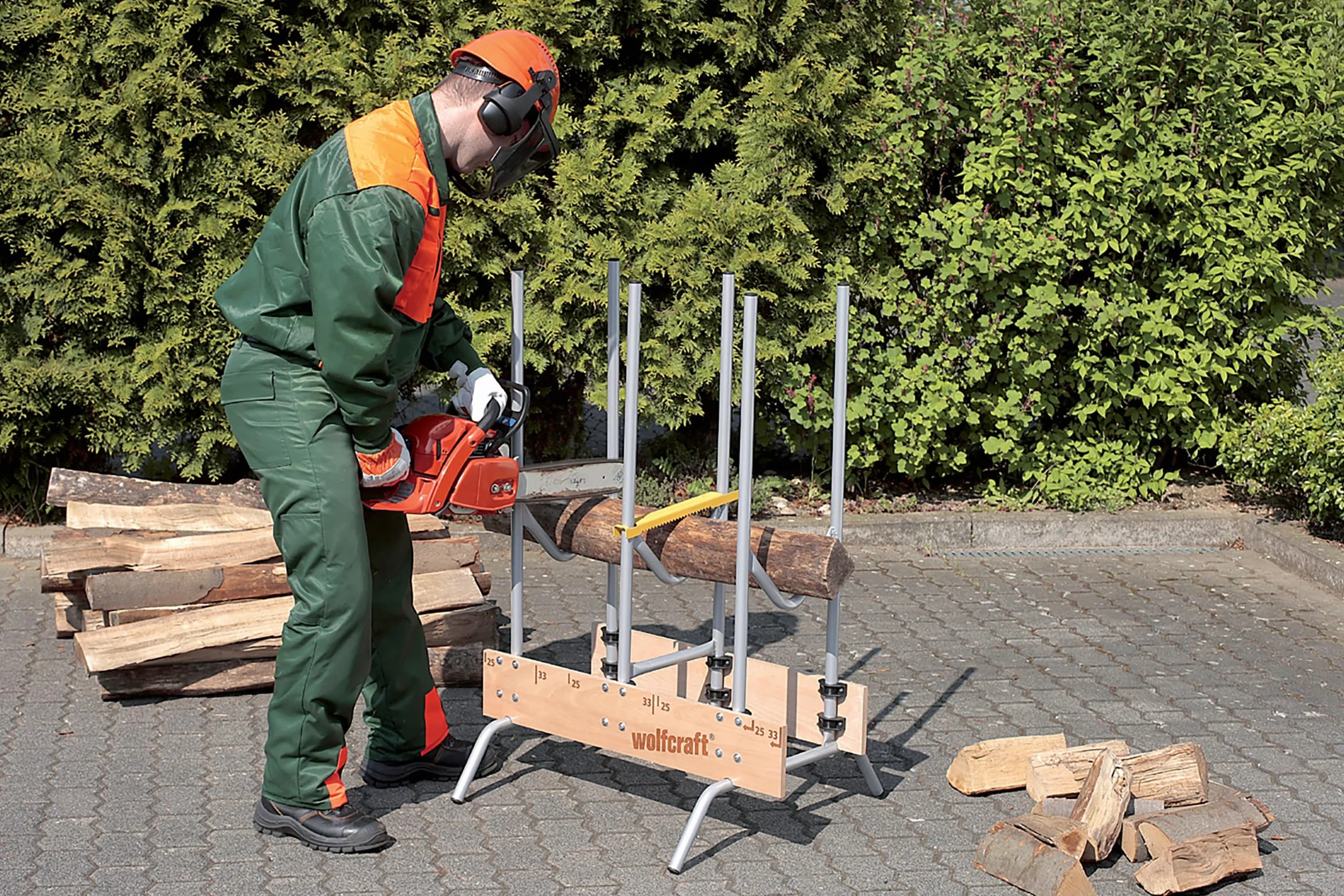 wolfcraft Stojak do cięcia drewna I 5121000 I Solidny i stabilny stojak do cięcia drewna opałowego